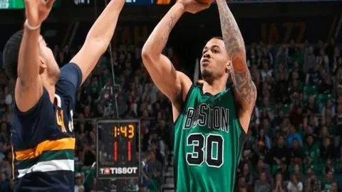 神秘之旅：领口标签隐藏，对手困惑迷失