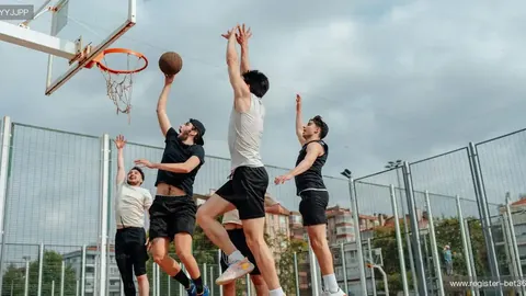 “皇家马德里果断拒绝范迪克转会，不追求高价引进后防核心”