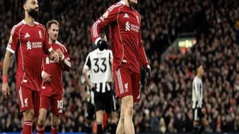 特萊斯贡全面爆发，亨特揽获双20成就大满贯，楊文學贡献高效两双，北控轻松击败四川